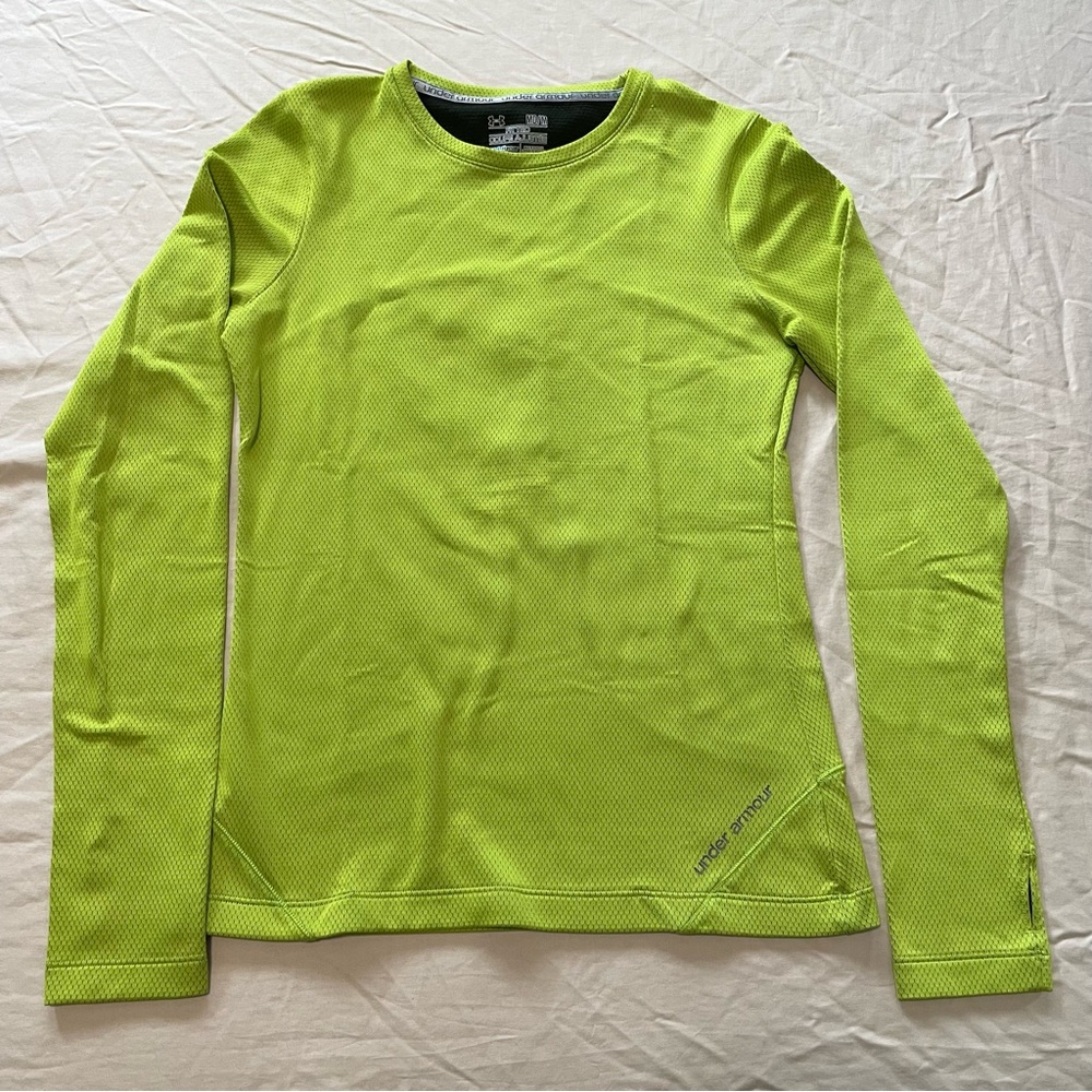 Under Armour, women’s workout long sleeve, fitted, cold gear, size M, lime green